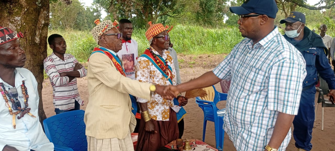 Kasaï : le Ministre de l'Intérieur Péter Tshisuaka interdit formellement les cérémonies d'intronisation sans l'autorisation