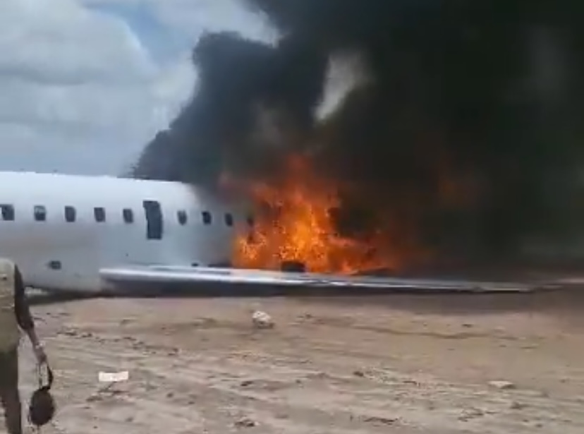 Lualaba : L’avion de la délégation du ministère des Mines prend feu à l’atterrissage à kolwezi