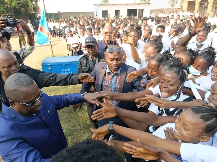 Kasaï 1 : plus de 21000 finalistes, dont 10 553 filles, participent à l’Examen d’État 2026 sous le lancement du gouverneur Crispin Mukendi Bukasa
