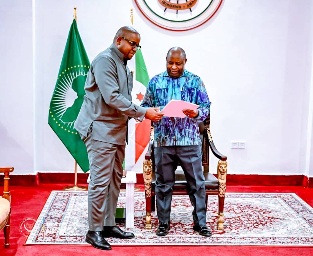 RDC : Floribert Anzuluni transmet à Ndayishimiye un message de Tshisekedi sur la paix dans l’Est