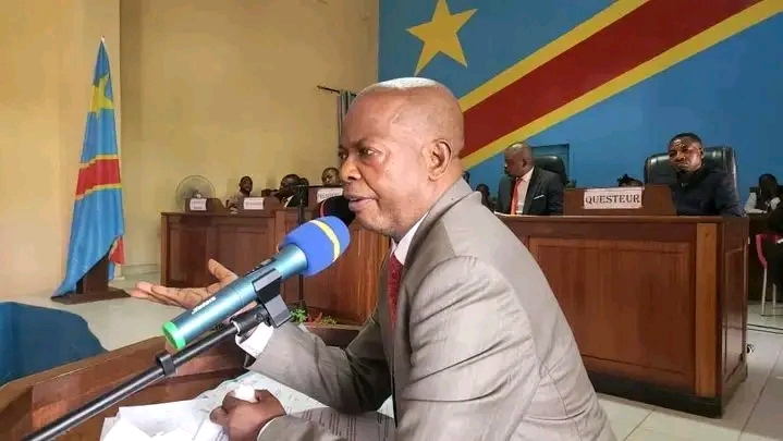 Maniema : le vice-gouverneur Corneille Katisamba déchu de ses fonctions par l’assemblée provinciale