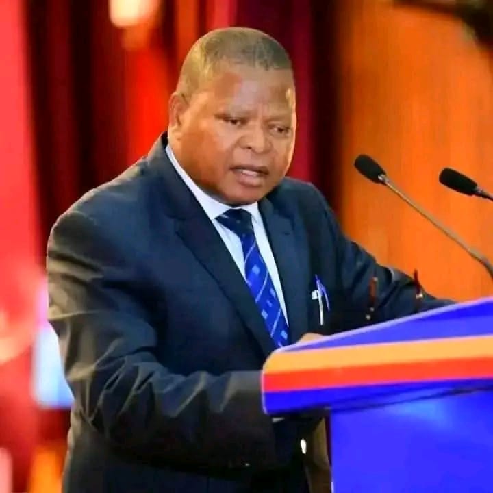 Assemblée nationale : le député Simon Mulamba Mputu interpelle le ministre de la Santé sur les salaires impayés au Kasaï