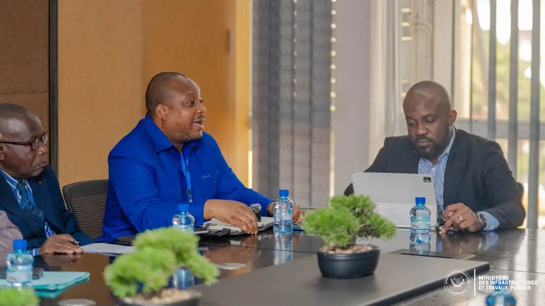 RN17 : le gouvernement annonce le lancement des premiers travaux sur l'axe Mongata–Bandundu–Bonkulu après une réunion avec les notables de Bandundu