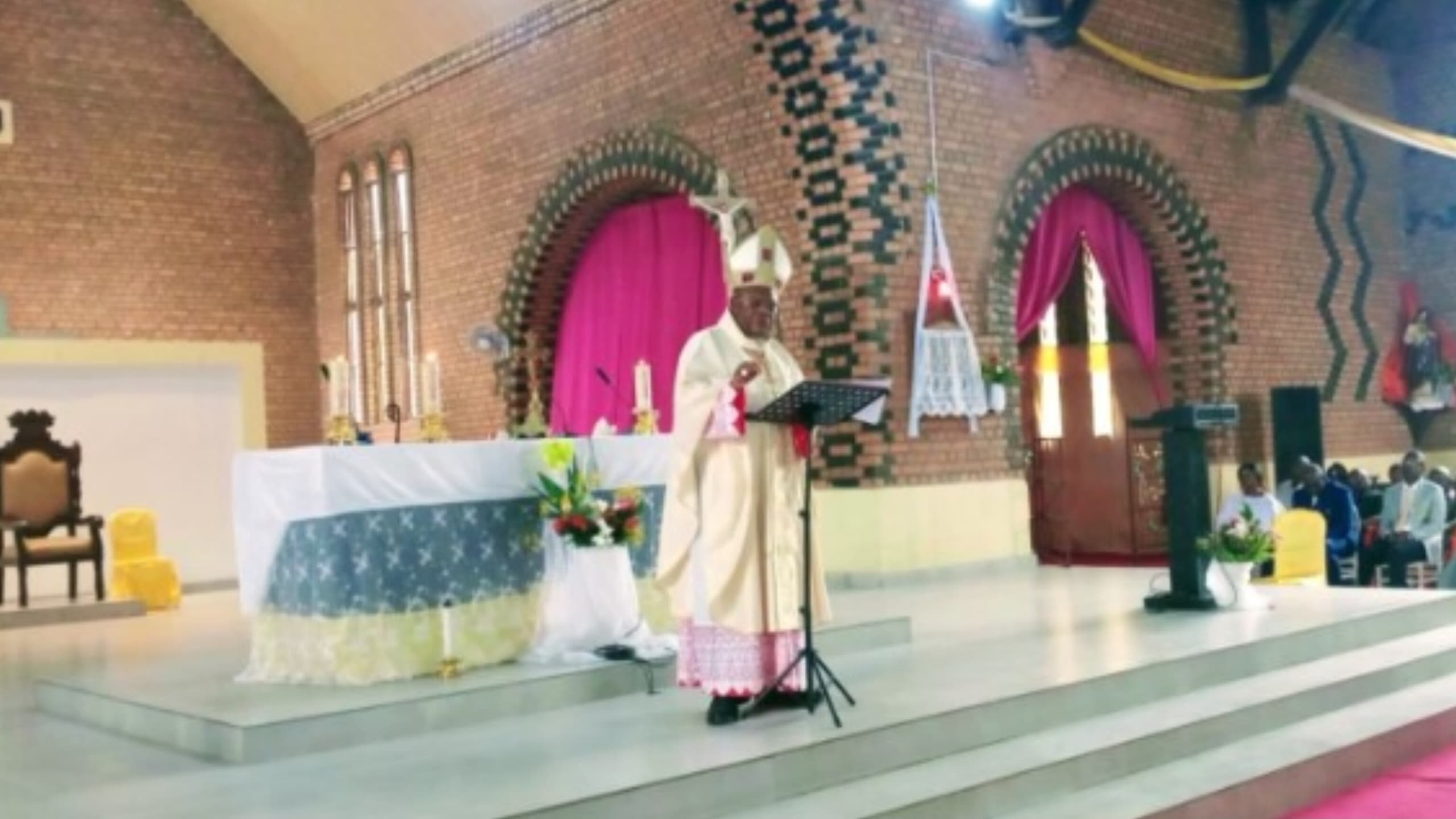 Maï-Ndombe : en mission ecclésiastique, le cardinal Fridolin Ambongo dénonce la culpabilité comme frein au développement de la province