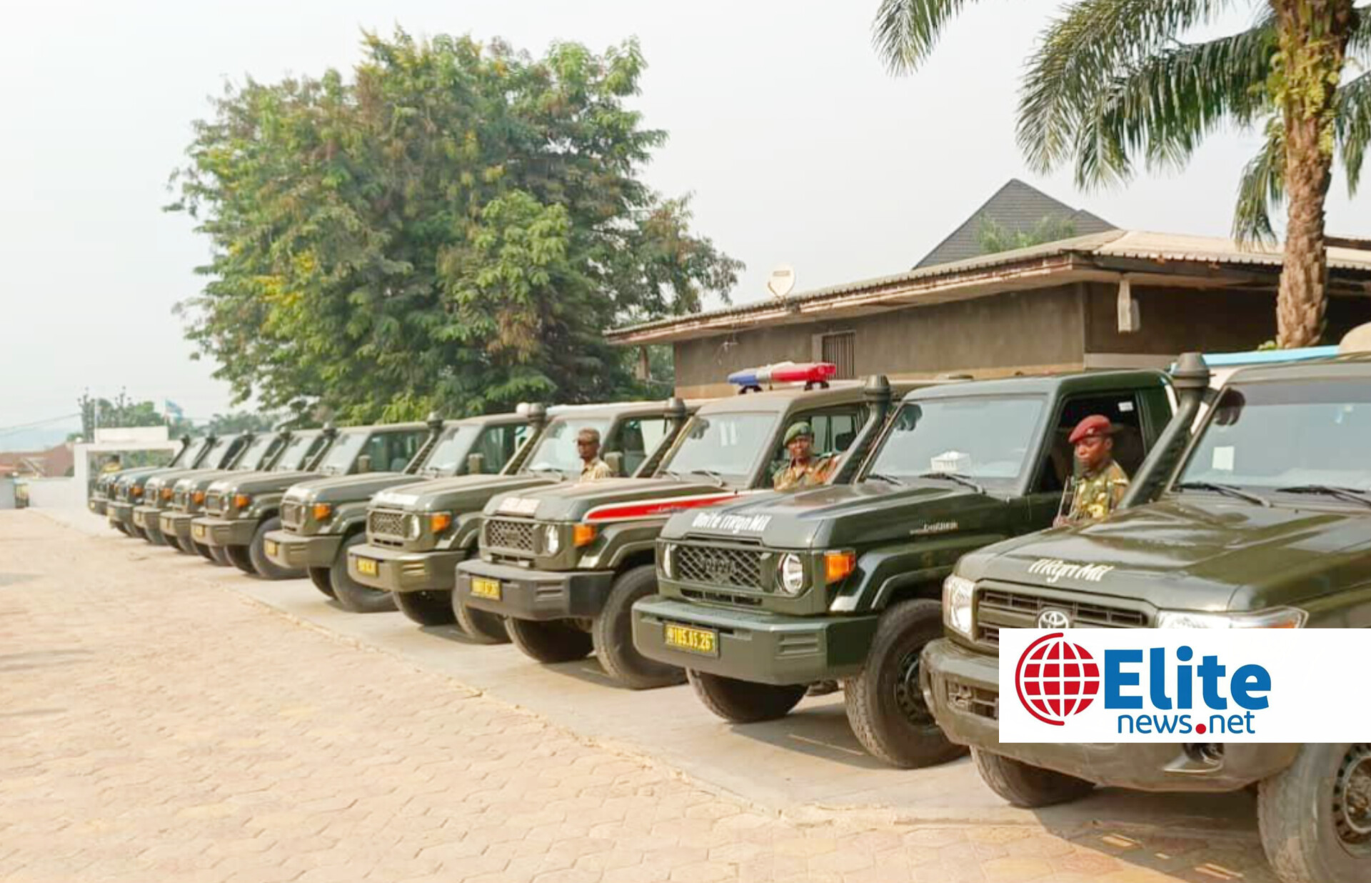 Grand Bandundu : la 11ᵉ Région militaire réceptionne 6 véhicules neufs pour renforcer la mobilité des FARDC