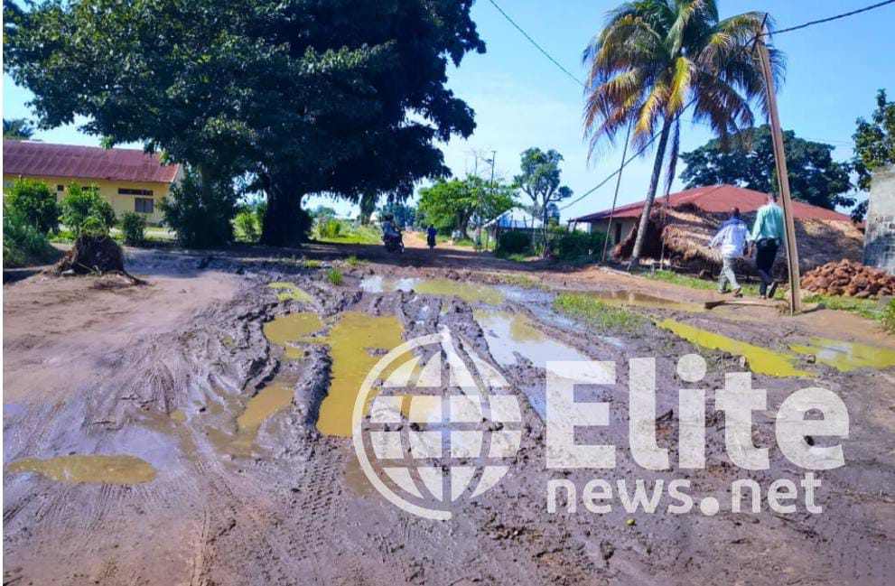 Maï-Ndombe : à Inongo, les chauffeurs de texis motos « Wewa » alertent sur l’état dégradé des avenues après les pluies