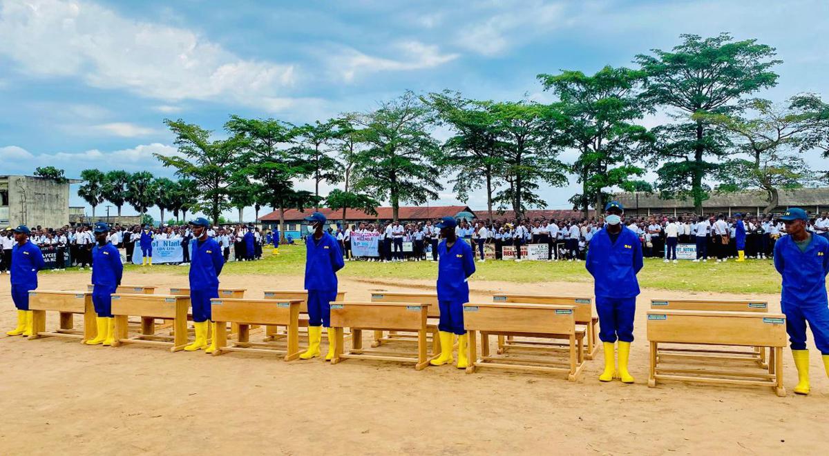 RDC-ÉDUCATION : 1 500 bancs pupitres remis au complexe kiwele à Lubumbashi