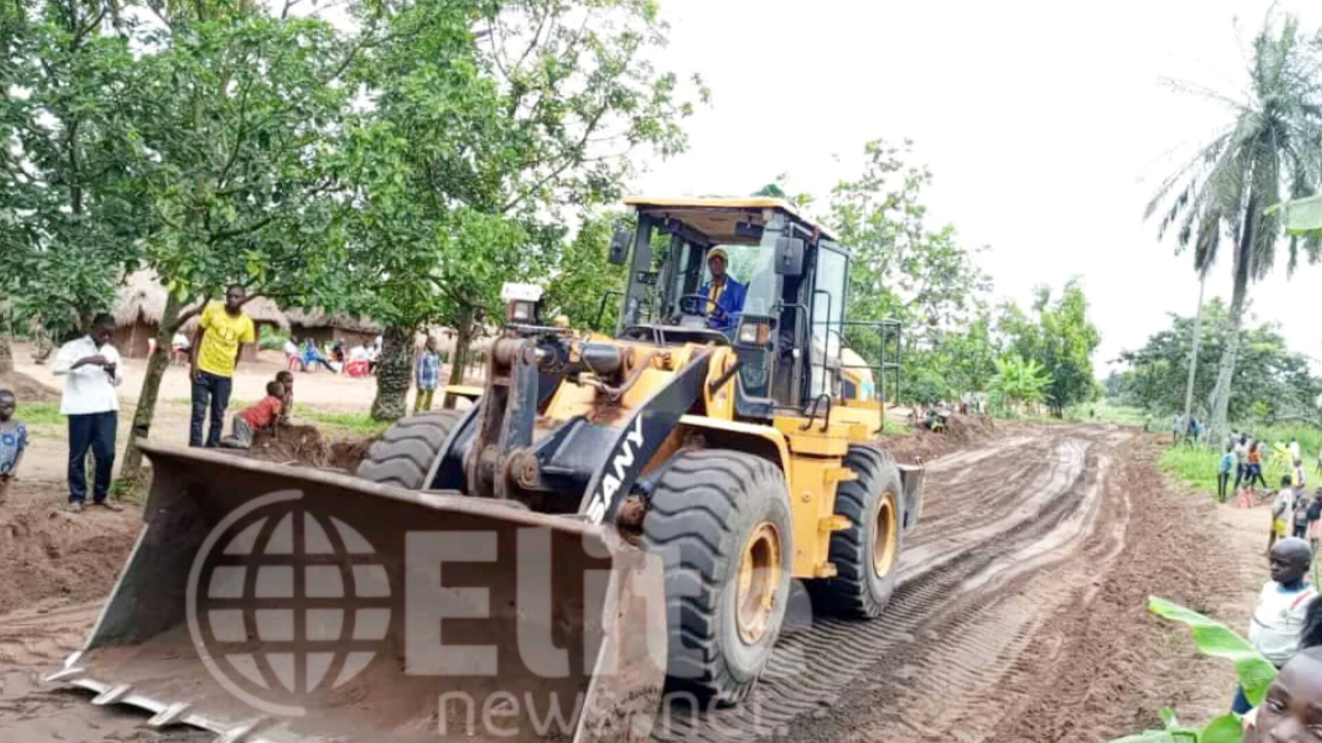 Kasaï : le député Simon Mulamba finance les travaux de réhabilitation de la Route du territoire de Tshikapa