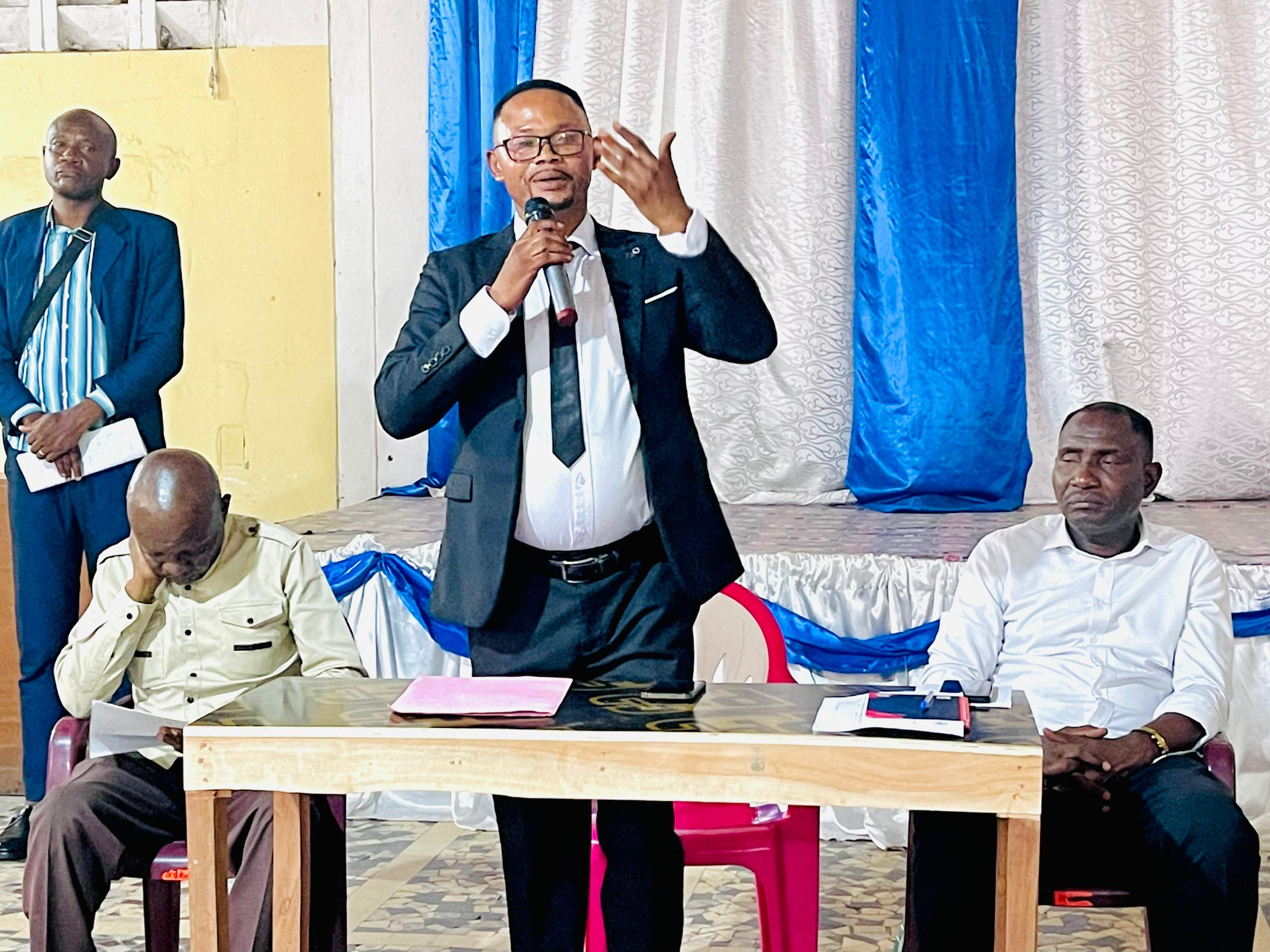 Kinshasa-Éducation : Benjamin Lokange interpelle les chefs d'établissement au respect strict des instructions hiérarchiques à Ngaliema 1