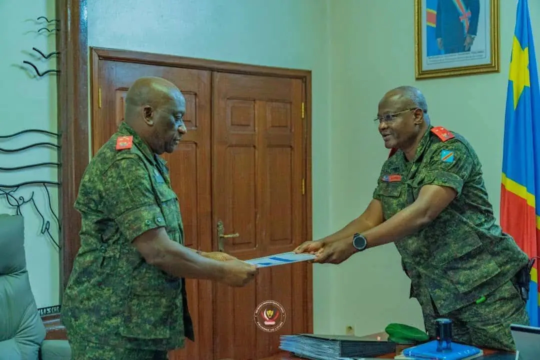 Ituri : passation de pouvoir entre Johnny Luboya et Gaby Kasongo, un nouveau chapitre s’ouvre sous le signe de l’espoir et des défis