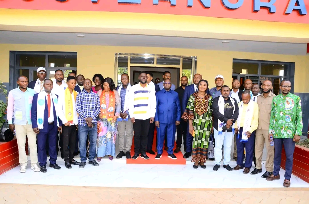 Kasaï : le Gouverneur Crispin Mukendi mobilise les cadres de l’Union Sacrée pour l’installation officielle de la plateforme à Tshikapa