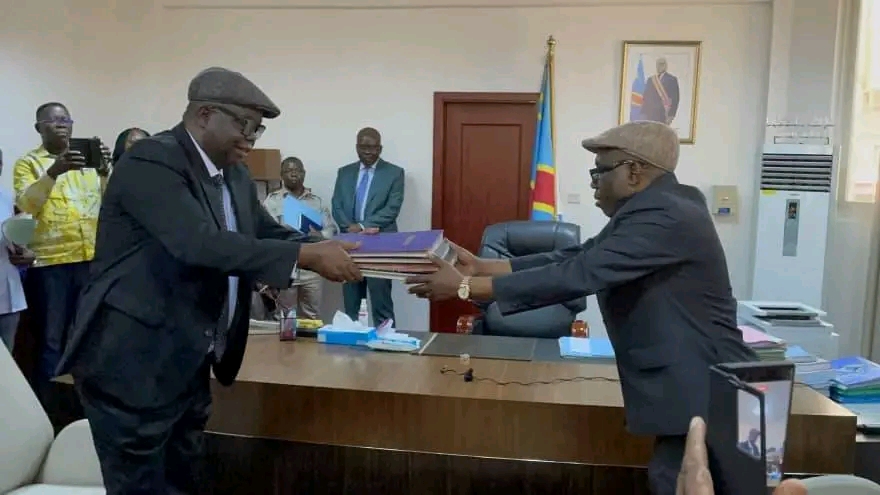 RDC : remise et reprise entre le directeur général intérimaire et le suspendu William Kazumba à l'Ogefrem