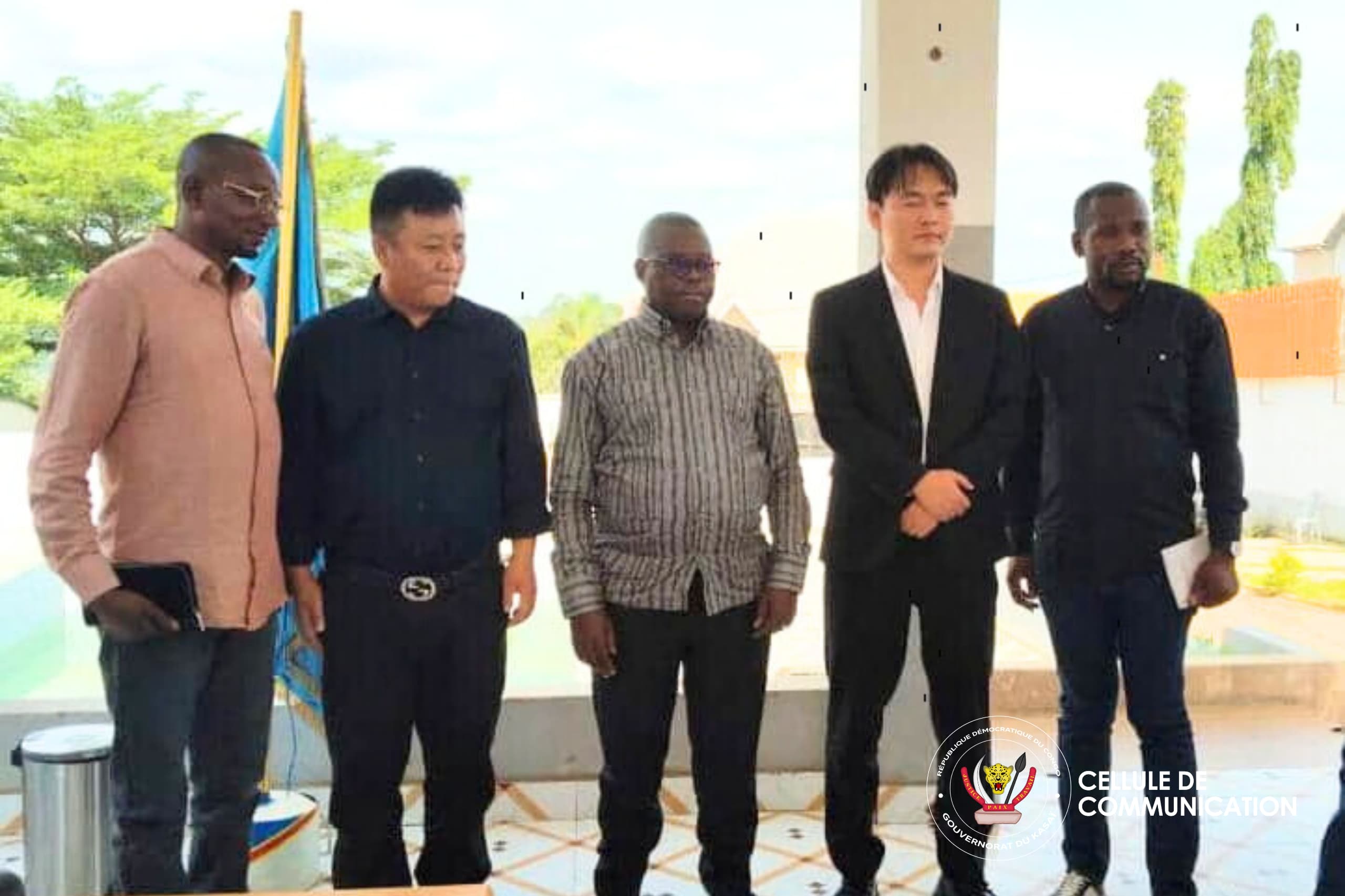 Kasaï : Le Gouverneur Crispin Mukendi discute avec les responsables de la société Micro Congo sur la modernisation des infrastructures dans sa province