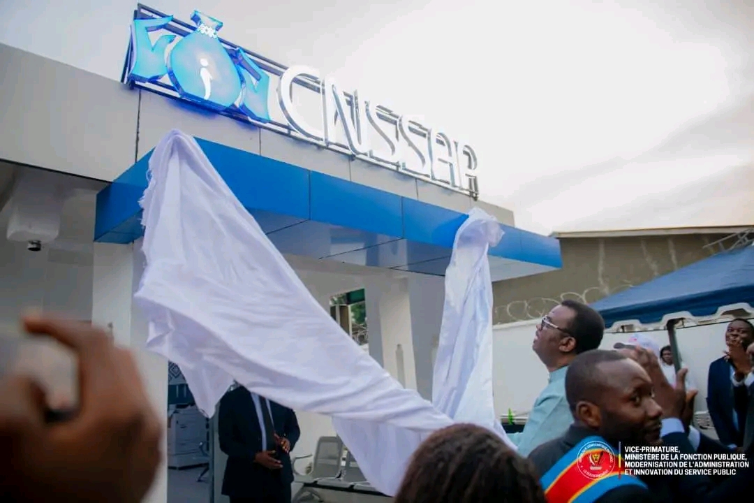 Mongala : inauguration du siège de la CNSSAP par VPM de la Fonction publique Jean-Pierre Lihau à Lisala