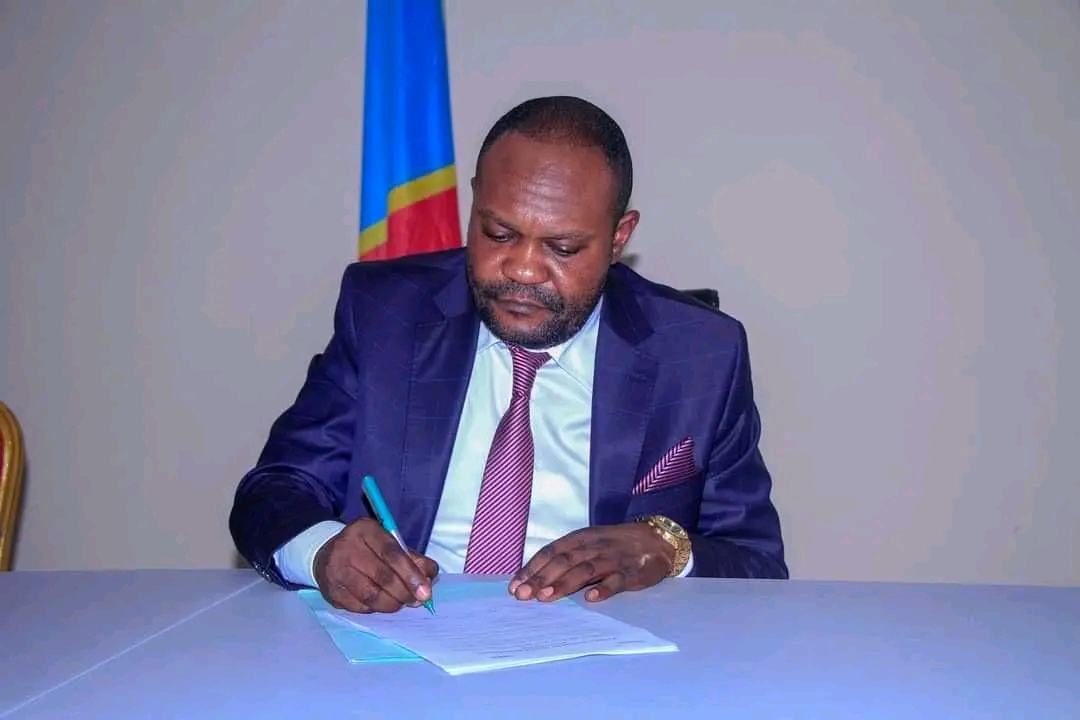 Lomami : Le Gouverneur Iron-Van Kalombo Musoko réaménage son gouvernement