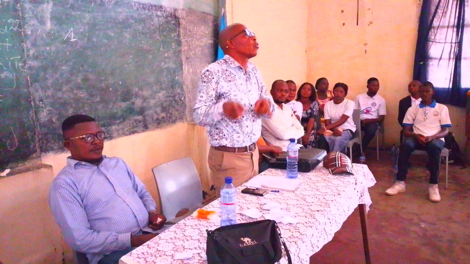 Kasaï-Central : les parents d'élèves du complexe scolaire Perfecta renouvellent leur comité directeur lors d'une assemblée générale élective à l'AZDA