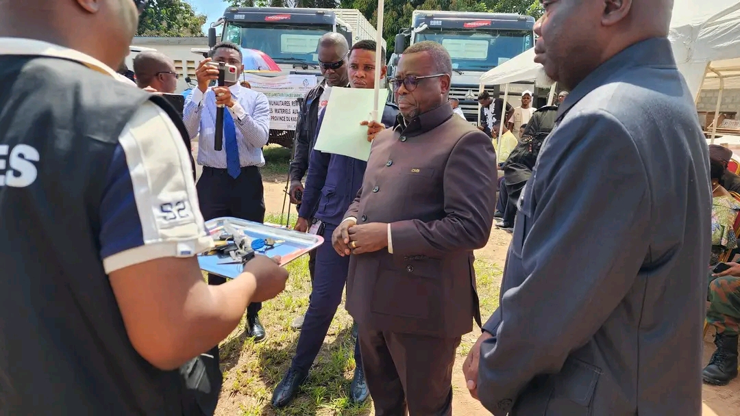 Kasaï : le Gouverneur Crispin Mukendi lance les activités communautaires et met en garde contre la mauvaise gestion des équipements des ALE