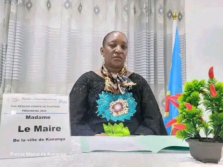 Kasaï-Central : la maire Rose Muadi ordonne l'évacuation immédiate des trottoirs et la démolition des construction anarchiques.