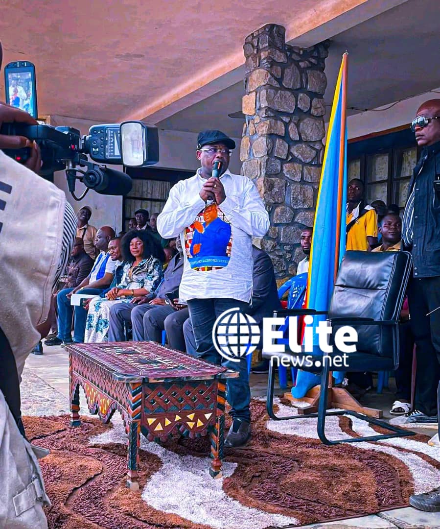 En mission officielle à Mweka : Le Gouverneur Crispin Mukendi appelle la population à se faire vacciner pour lutter contre Ebola