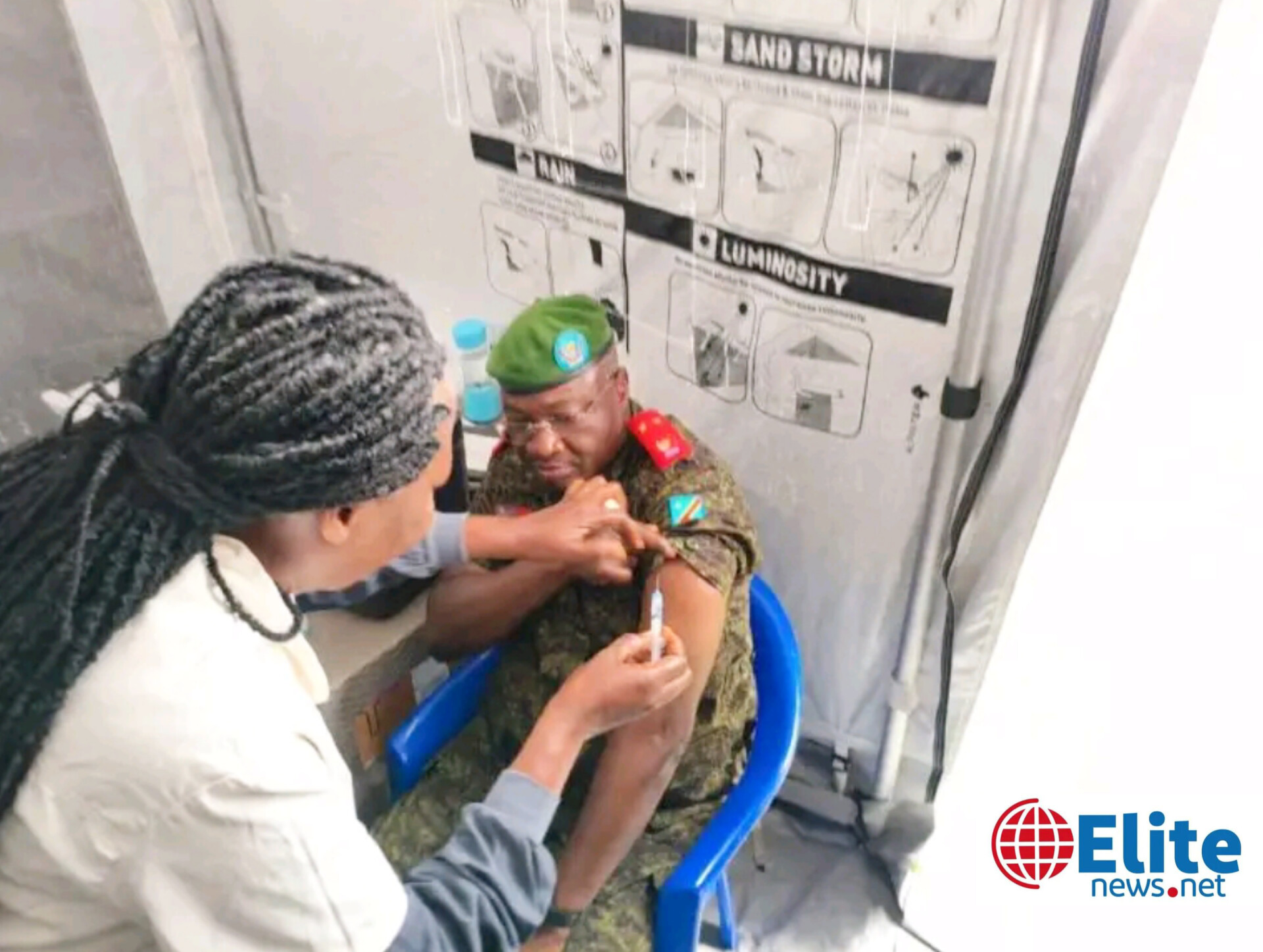 Ituri : le gouverneur militaire Gaby Kasongo se fait vacciner contre Ebola pour montrer l’exemple
