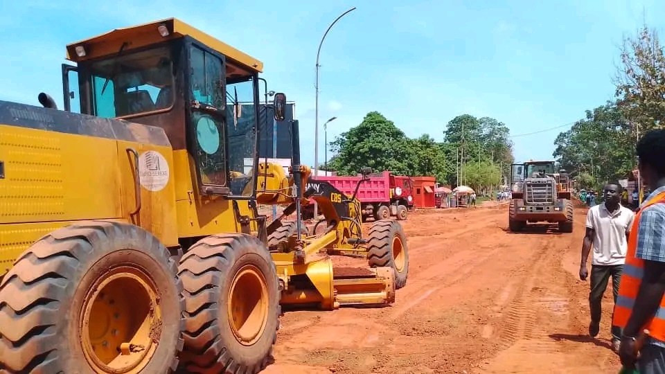 Sud-Ubangi : Poursuite de travaux de construction de routes de la ville de Gemena
