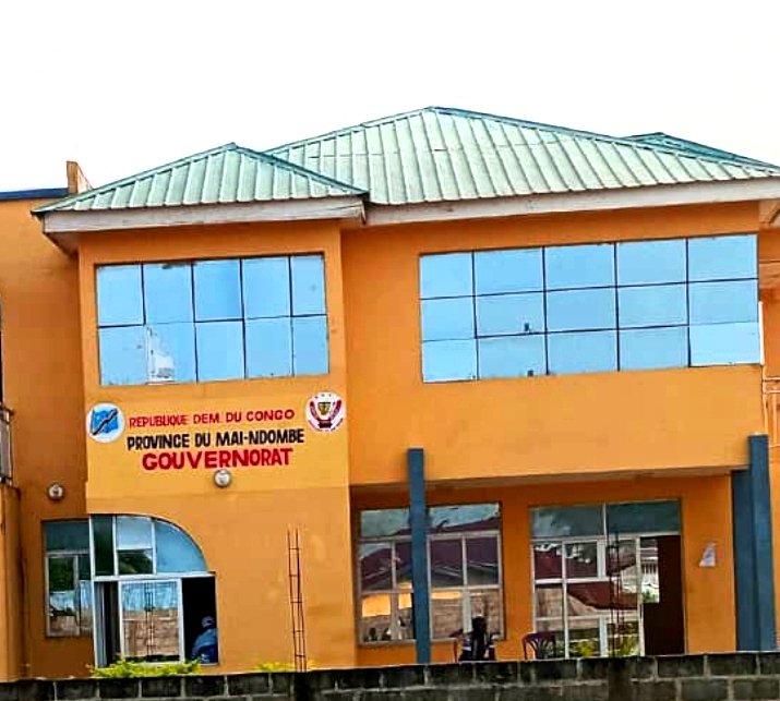 Maï-Ndombe : Les députés provinciaux exigent la démission du gouverneur Nkoso Kevani