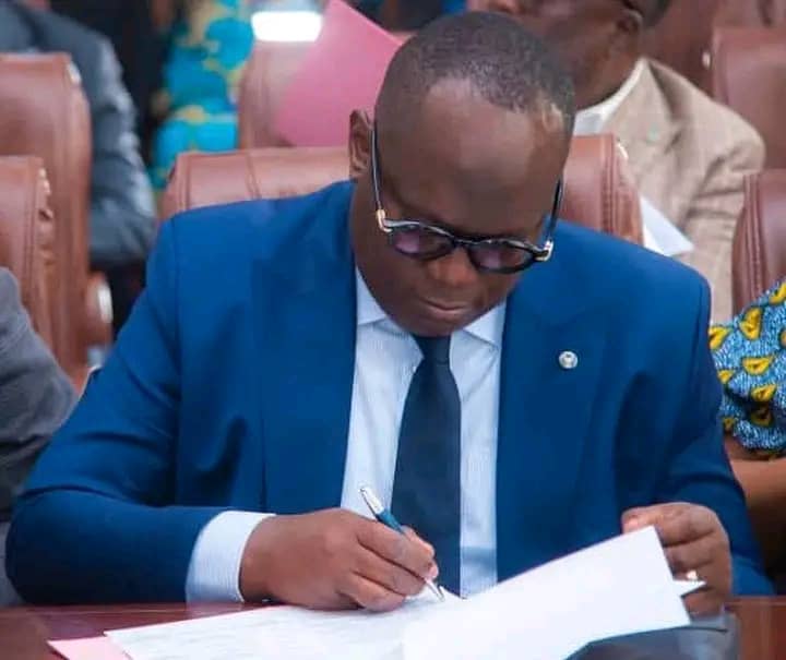 Intervention esthétique de type BBL à Kinshasa : Le député Guy Mafuta adresse une question d'actualité au ministre national de la santé