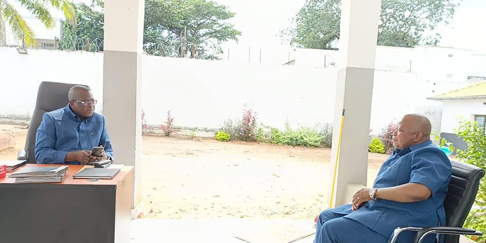 Kasaï : le Gouverneur Crispin Mukendi et le député Simon Mulamba harmonisent leurs vues pour le développement de la province