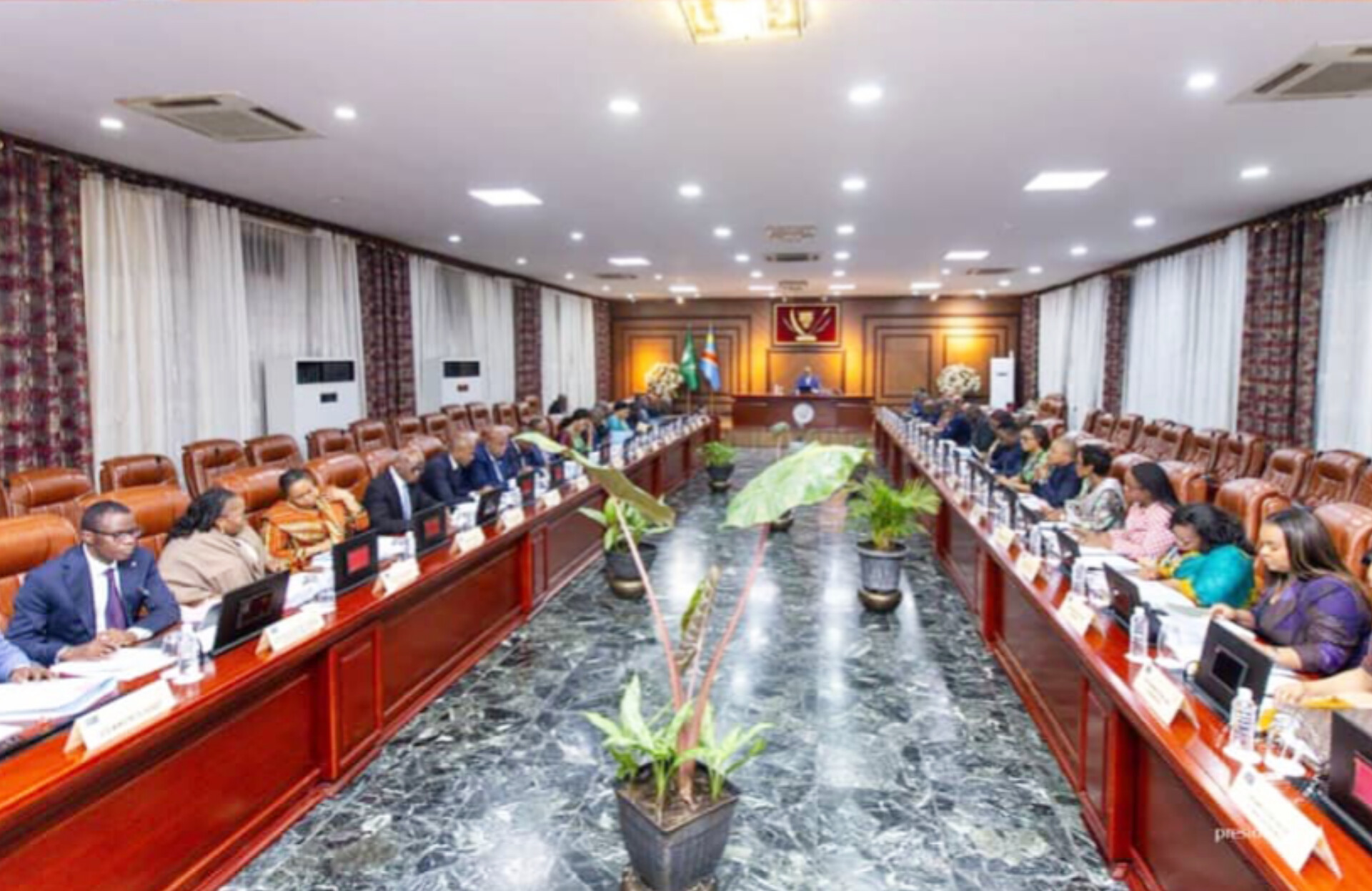 RDC : 24,8 milliards USD, le gouvernement adopte un budget 2027 en hausse de 12 %
