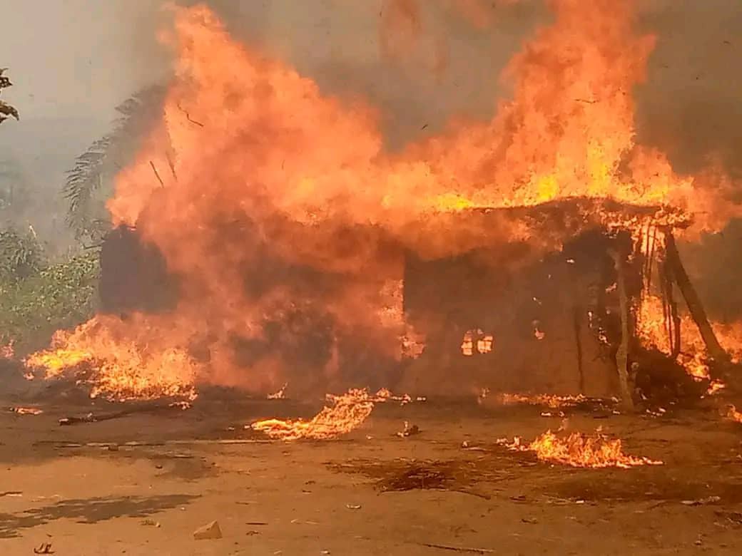Kasaï : deux incendies ravagent Mukuaya et Kabeya Mukole, des habitations et écoles réduites en cendres