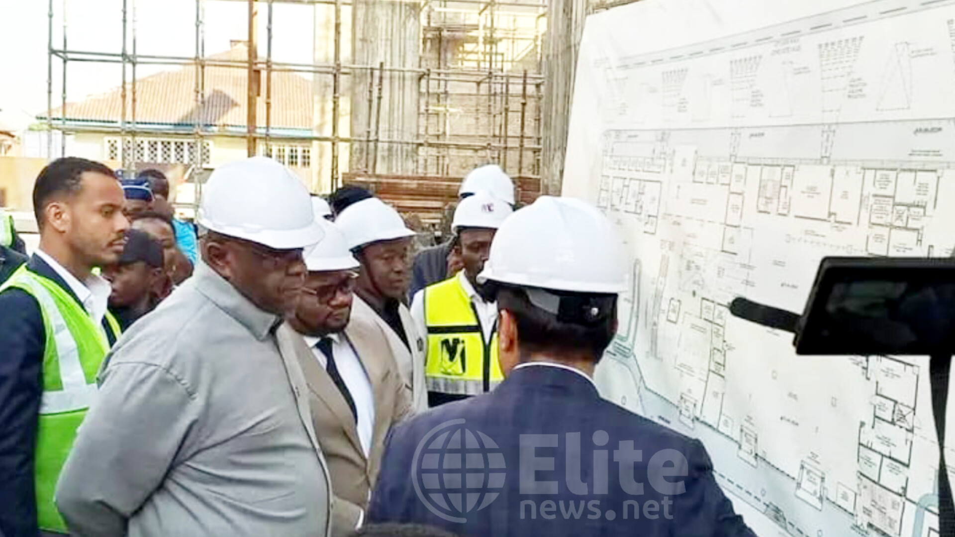 Kasaï-Central : Jean-Pierre Bemba inspecte les travaux de la nouvelle aérogare de Lungandu à Kananga