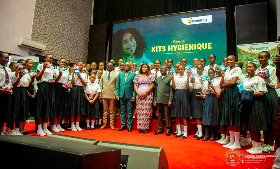 RDC : le Vice-Ministre Théodore Kazadi lance la campagne de sensibilisation sur l'hygiène menstruelle en milieu scolaire à Lubumbashi
