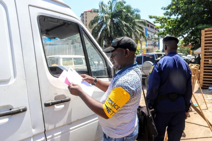 Kinshasa : début ce lundi des contrôles de la vignette, permis de conduire et contrôle techniqu aux conducteurs de taxis-bus