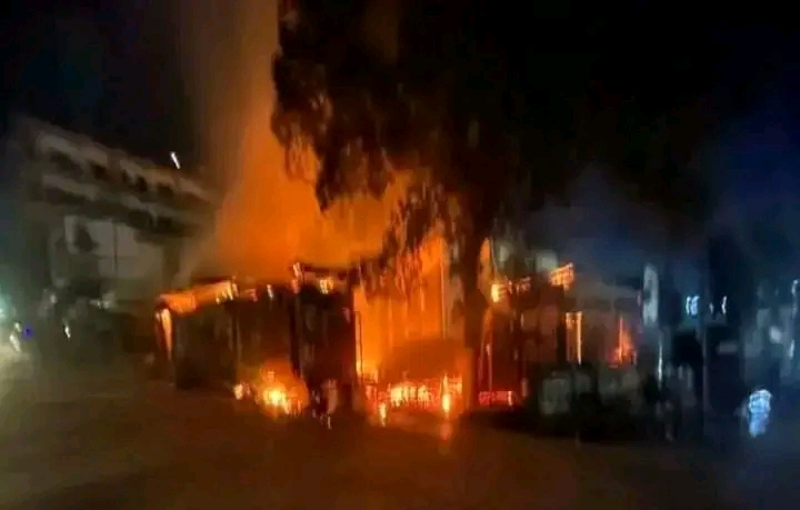 Kongo-Central : un feu d'une source inconnue ravage la direction provinciale de l’ACP à Matadi