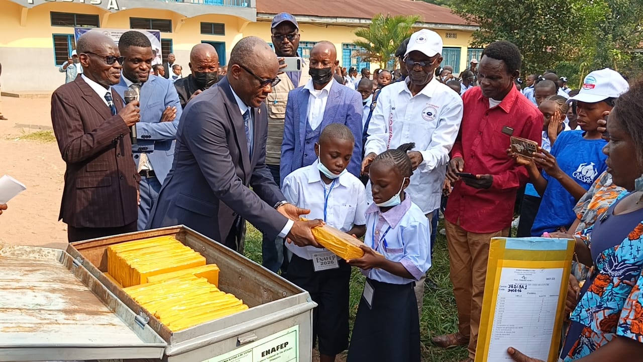 ENAFEP 2026 : le Vice-Ministre Théodore Kazadi supervise le déroulement des épreuves dans le Kwilu 2