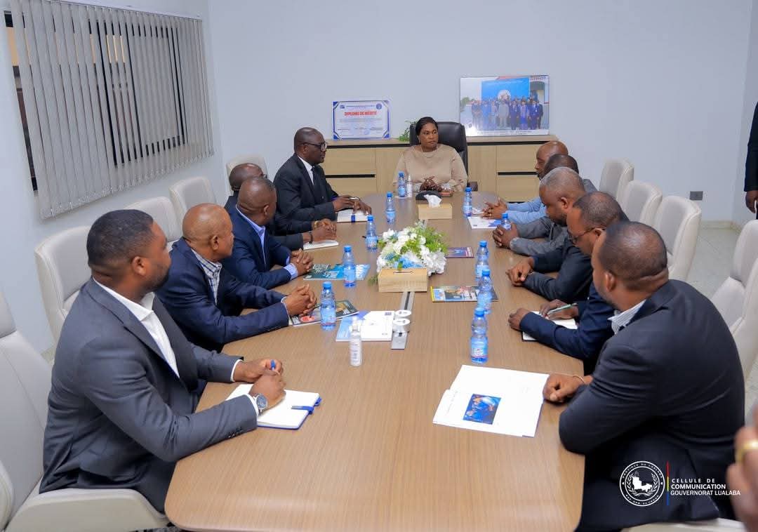 Éducation–Lualaba 1 : le Proved Bonaventure Mukubu conduit la délégation de l'Inspection générale chez la gouverneure Fifi Masuka Saïni pour rapprocher la correction de l'Examen d'État